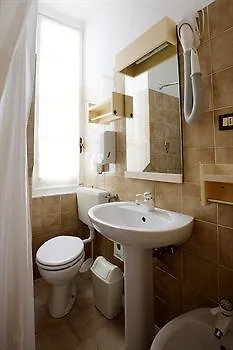 Lyric Hotel Levanto 0*,
