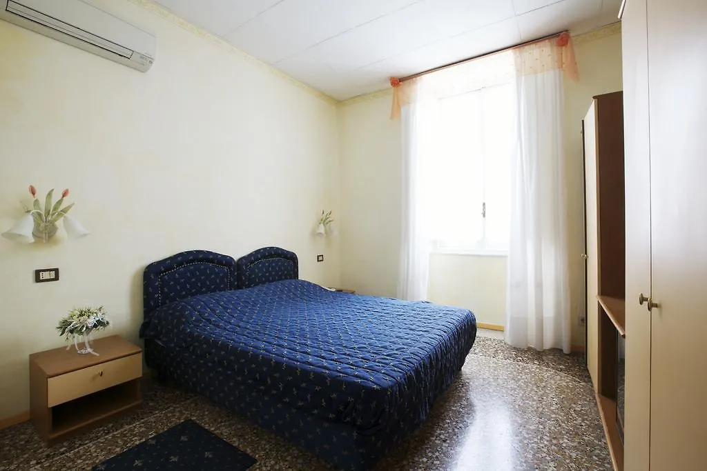 Lyric Hotel Levanto