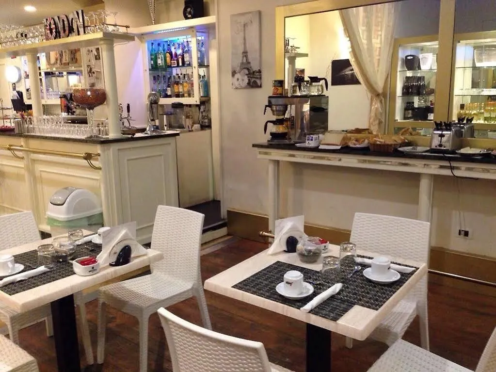 Lyric Hotel Levanto