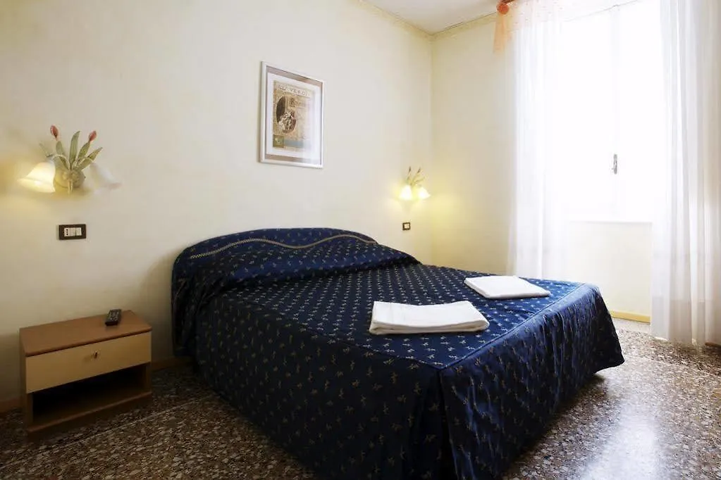 Lyric Hotel Levanto