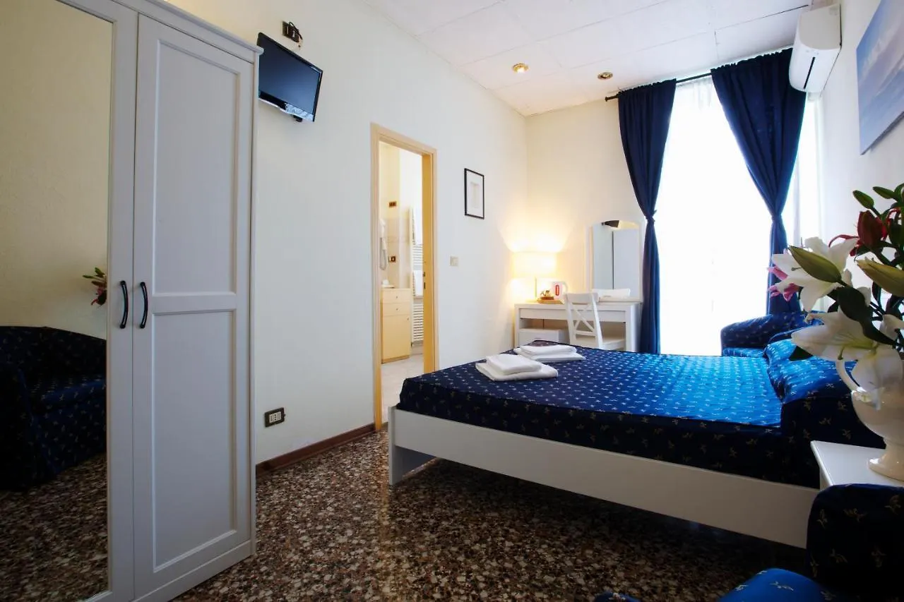 Lyric Hotel Levanto 0*,  Olaszország