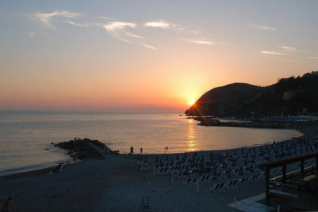 Lyric Hotel Levanto 0*,  Olaszország